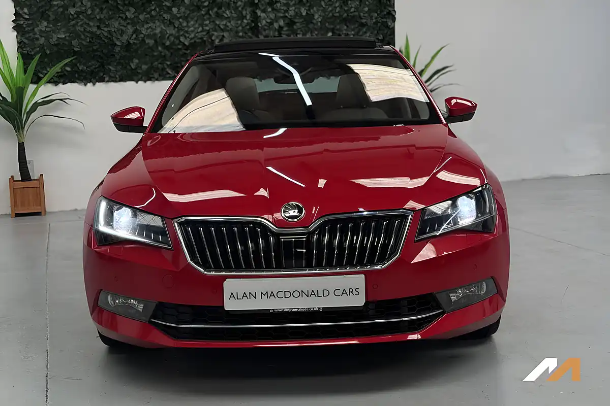 Used 2018 Skoda Superb Laurin & Klement Velvet Red - Interior and Exterior details 4