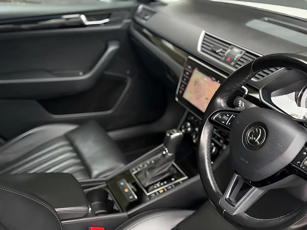 Used 2018 Skoda Superb Laurin & Klement White - Interior and Exterior details 6