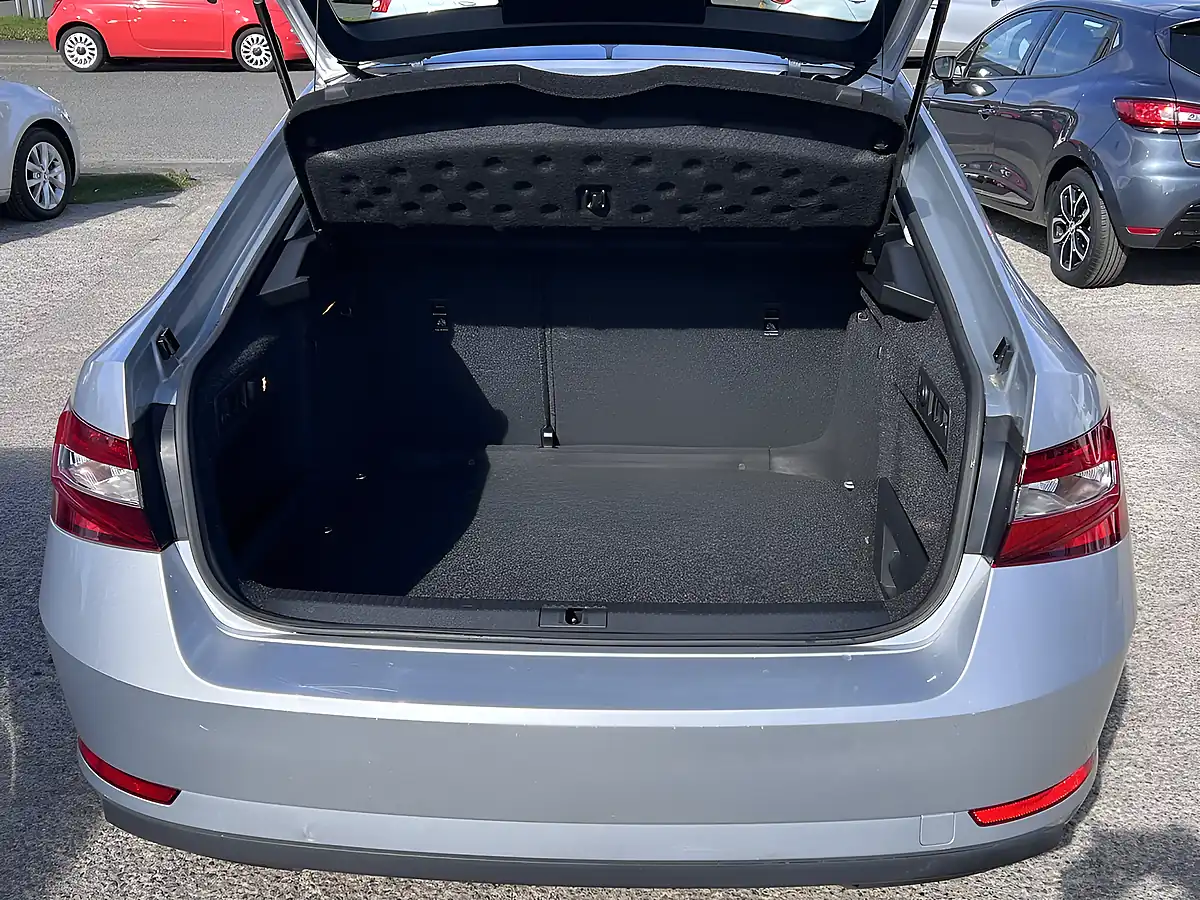 Used 2018 Skoda Superb S Brilliant Silver Metallic - Interior and Exterior details 17