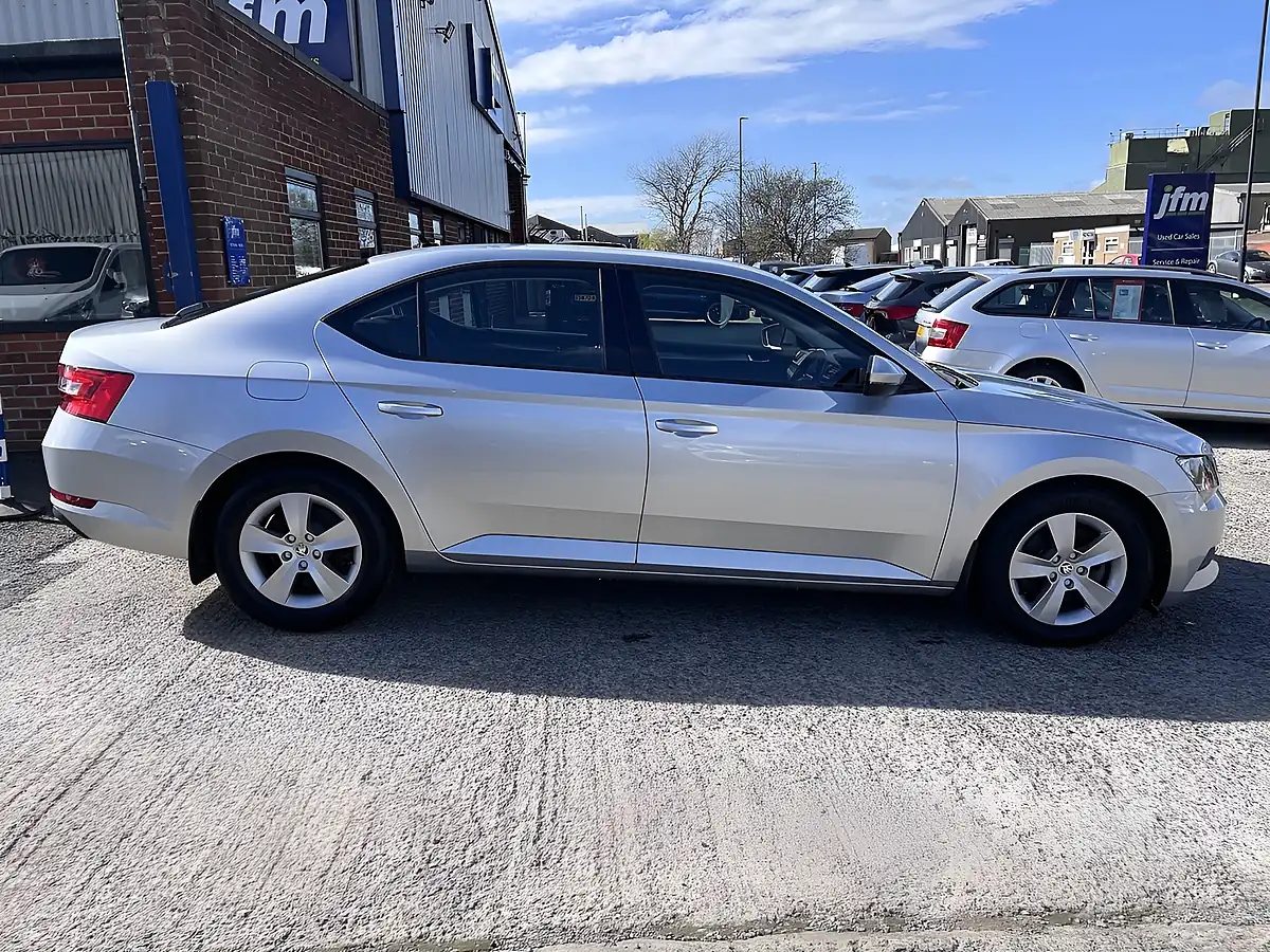 Used 2018 Skoda Superb S Brilliant Silver Metallic - Interior and Exterior details 5