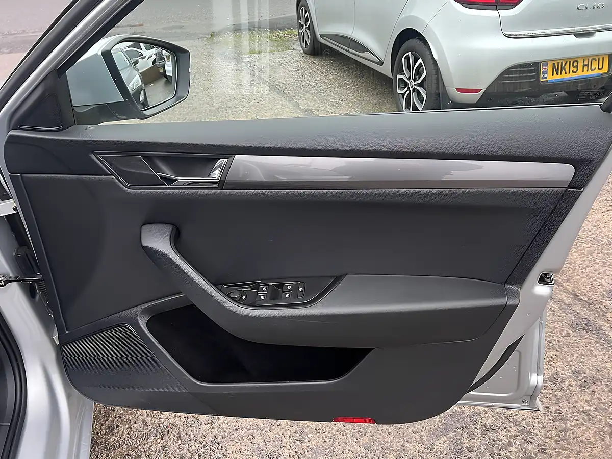 Used 2018 Skoda Superb S Brilliant Silver Metallic - Interior and Exterior details 16