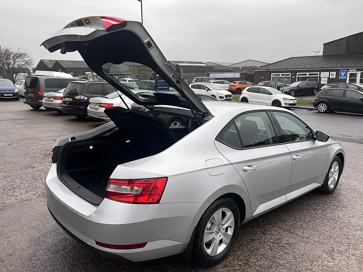 Used 2018 Skoda Superb S Brilliant Silver Metallic - Interior and Exterior details 18