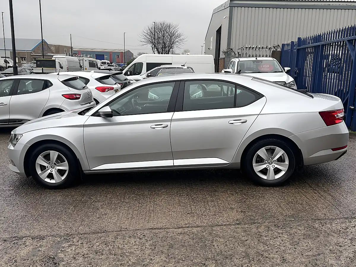Used 2018 Skoda Superb S Brilliant Silver Metallic - Interior and Exterior details 9