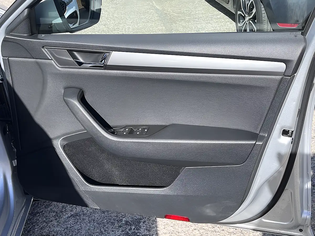Used 2018 Skoda Superb S Brilliant Silver Metallic - Interior and Exterior details 16