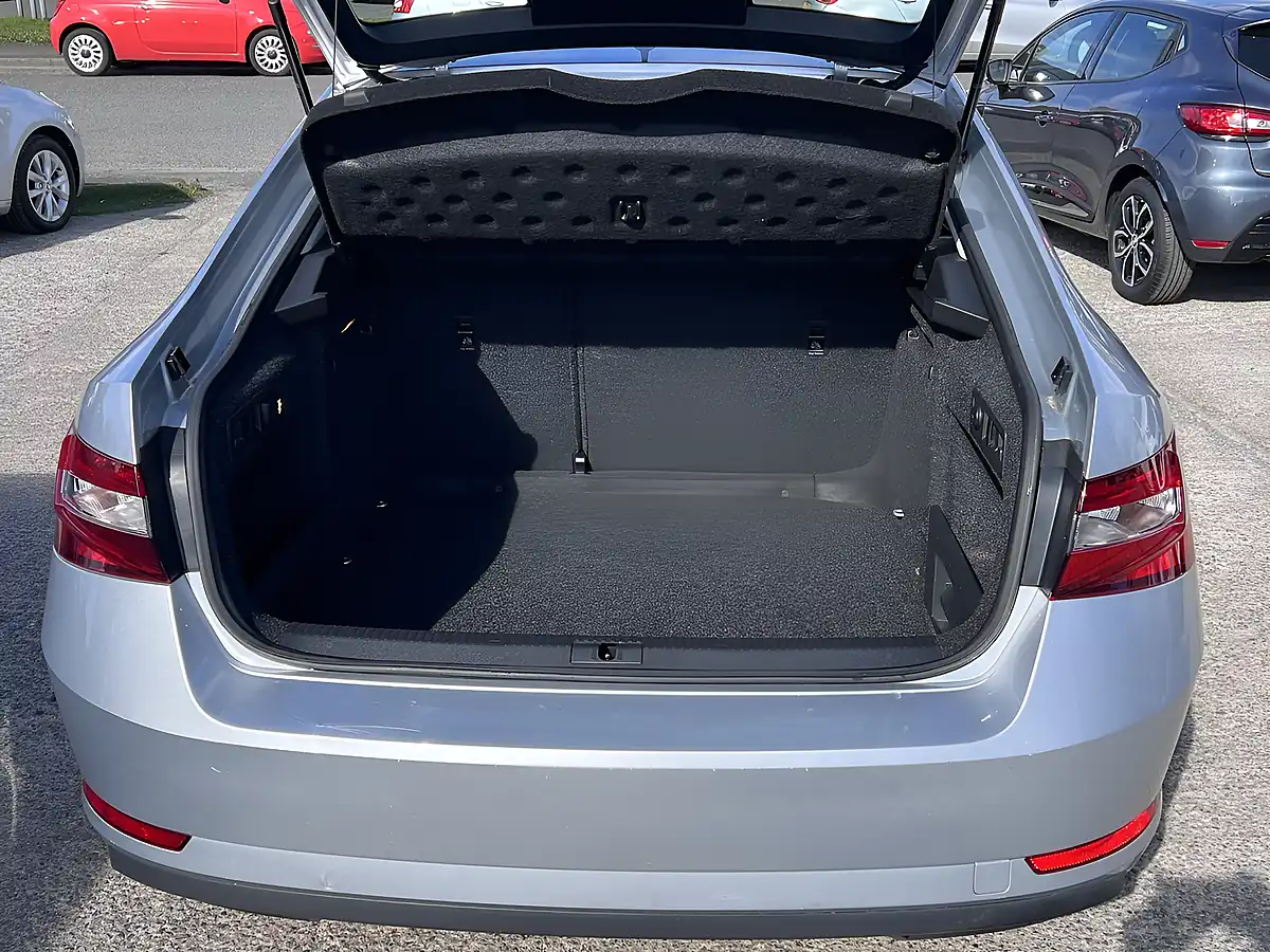 Used 2018 Skoda Superb S Brilliant Silver Metallic - Interior and Exterior details 17