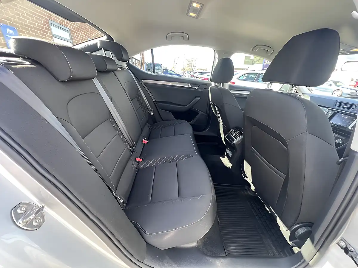 Used 2018 Skoda Superb S Brilliant Silver Metallic - Interior and Exterior details 4