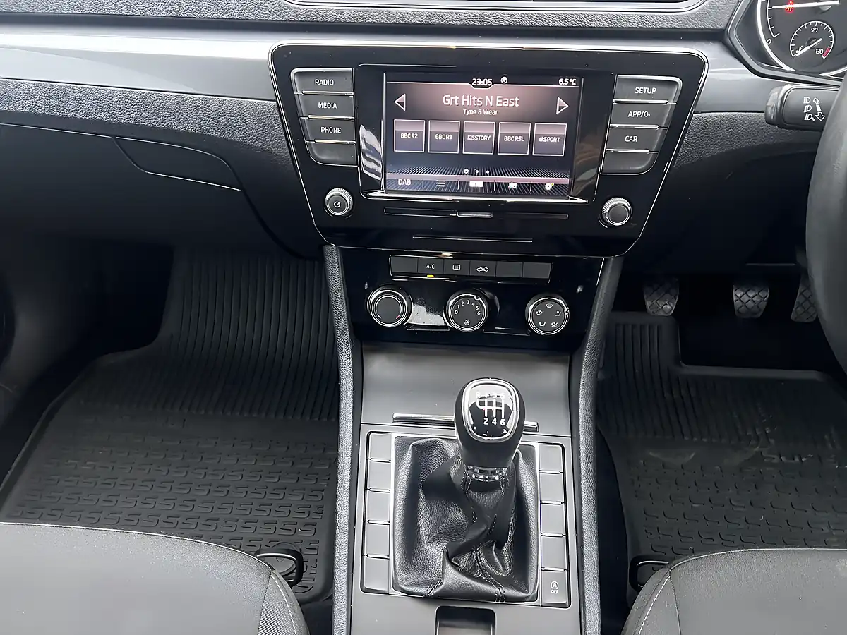 Used 2018 Skoda Superb S Brilliant Silver Metallic - Interior and Exterior details 13