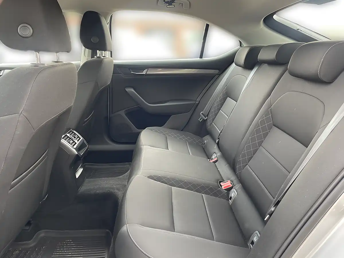 Used 2018 Skoda Superb S Grey - Interior and Exterior details 14