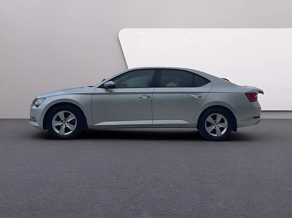 Used 2018 Skoda Superb S Grey - Interior and Exterior details 5