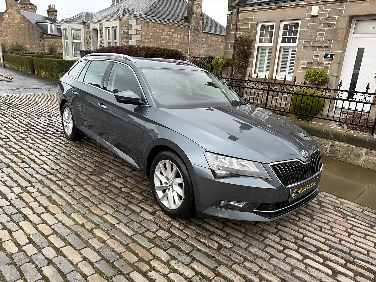 Used 2018 Skoda Superb Se Grey - Interior and Exterior details 11