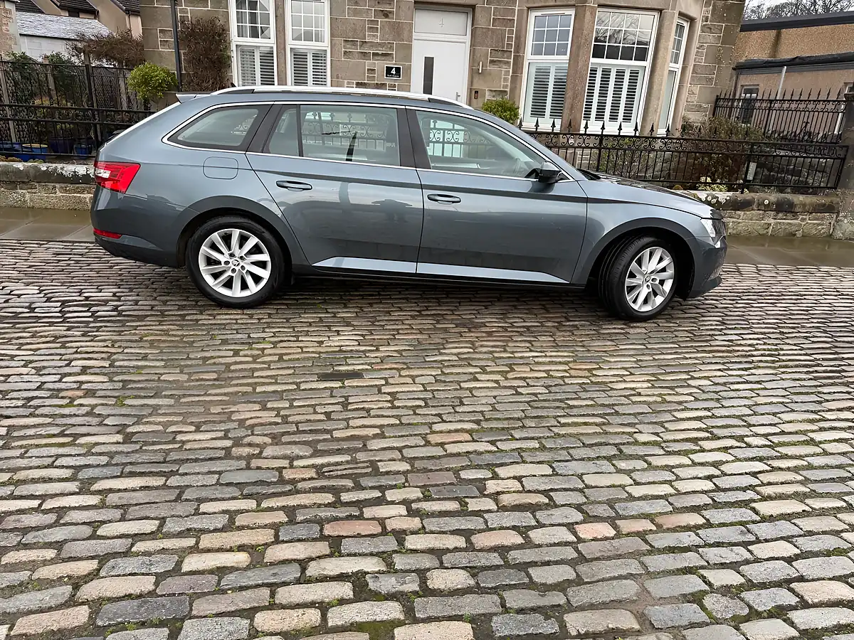 Used 2018 Skoda Superb Se Grey - Interior and Exterior details 16