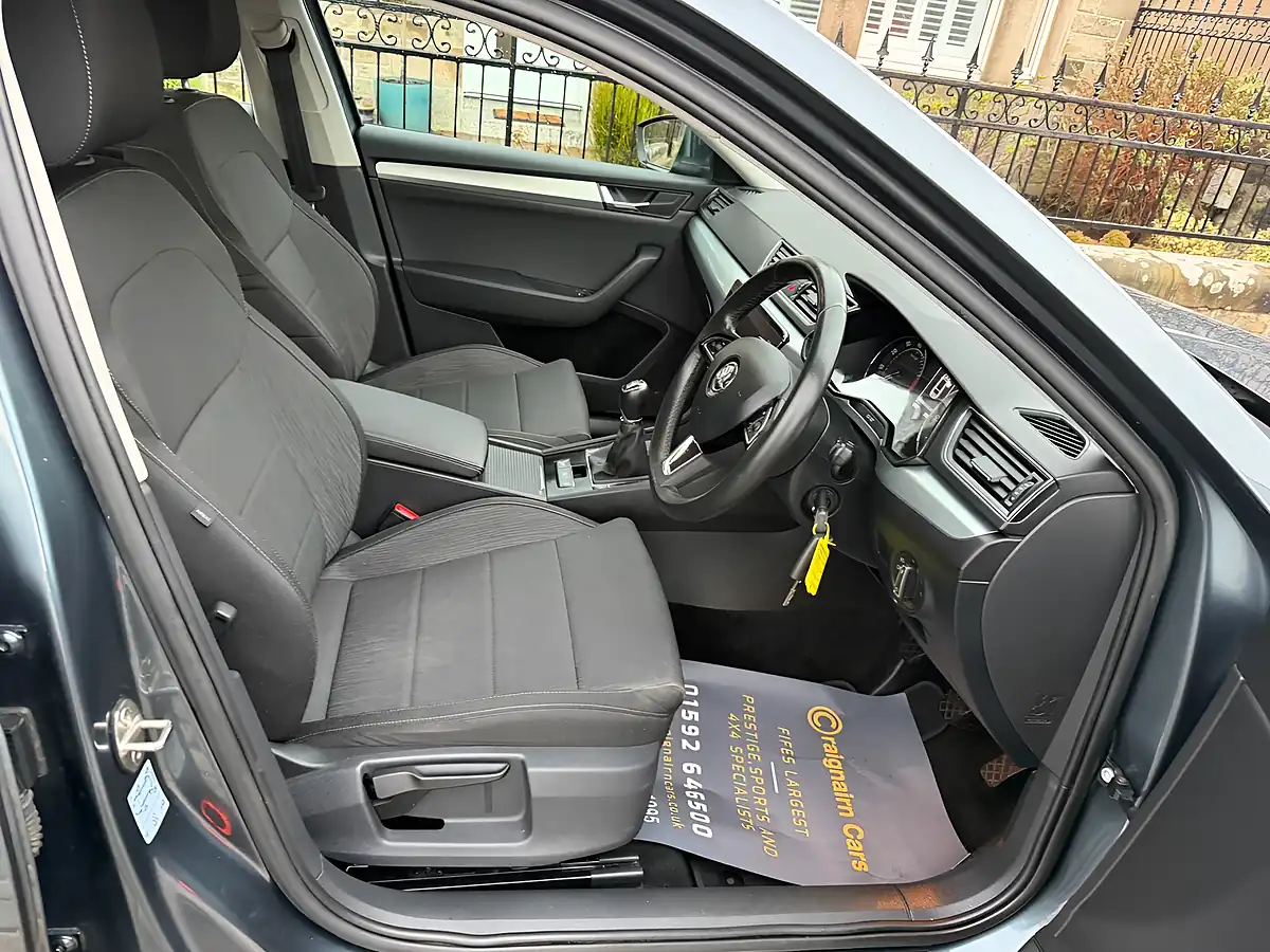 Used 2018 Skoda Superb Se Grey - Interior and Exterior details 2