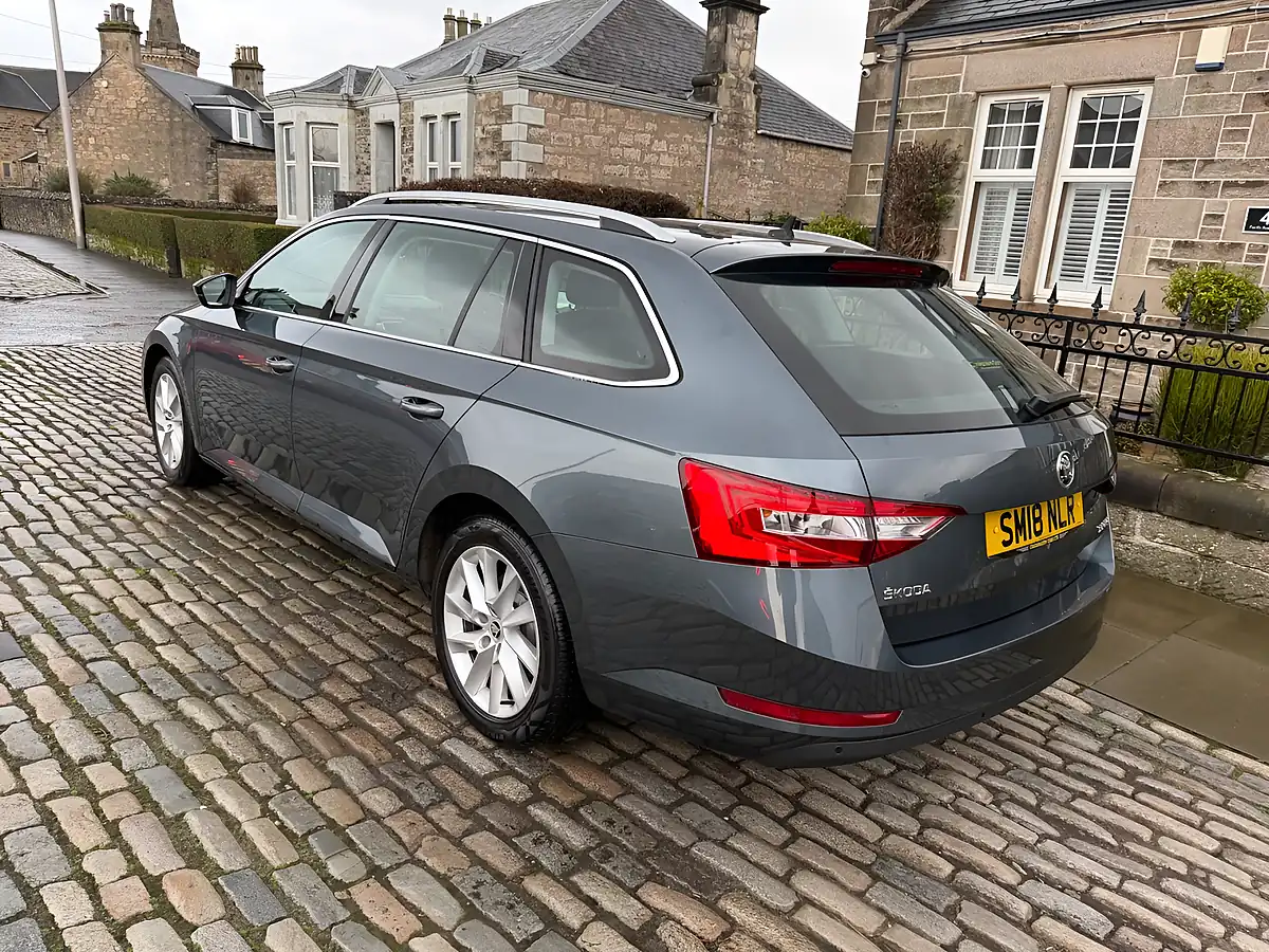 Used 2018 Skoda Superb Se Grey - Interior and Exterior details 9