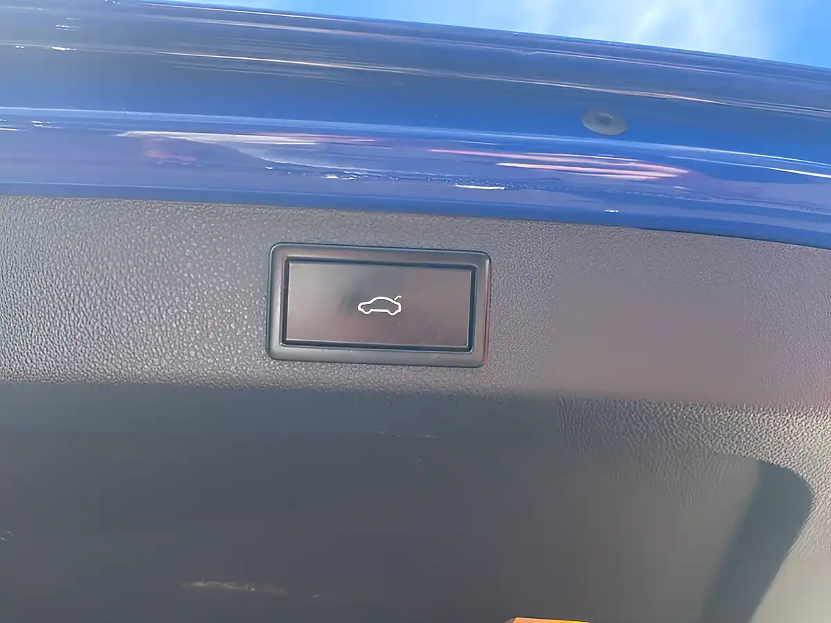 Used 2018 Skoda Superb Se L Executive Blue - Interior and Exterior details 14