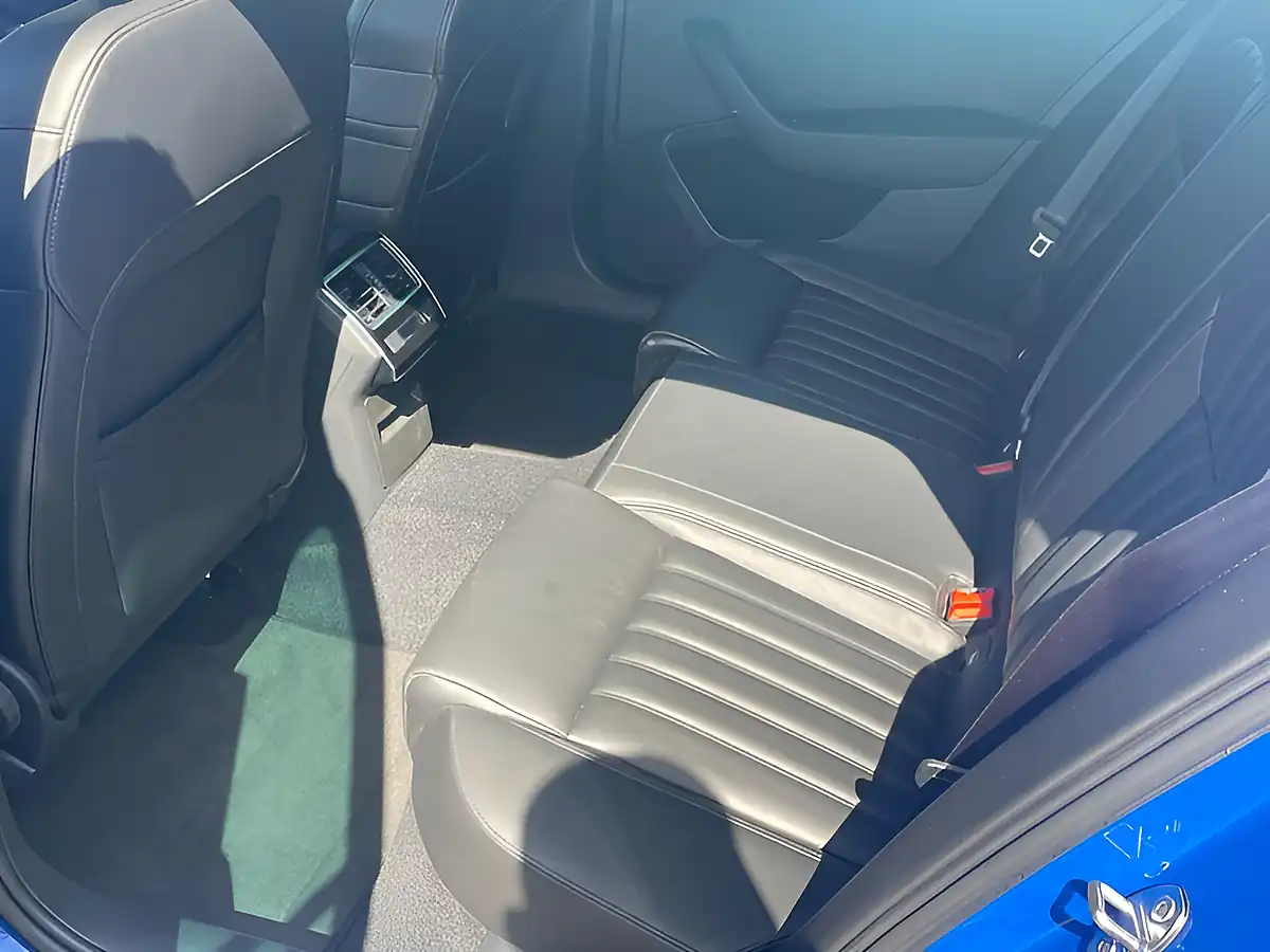 Used 2018 Skoda Superb Se L Executive Blue - Interior and Exterior details 15