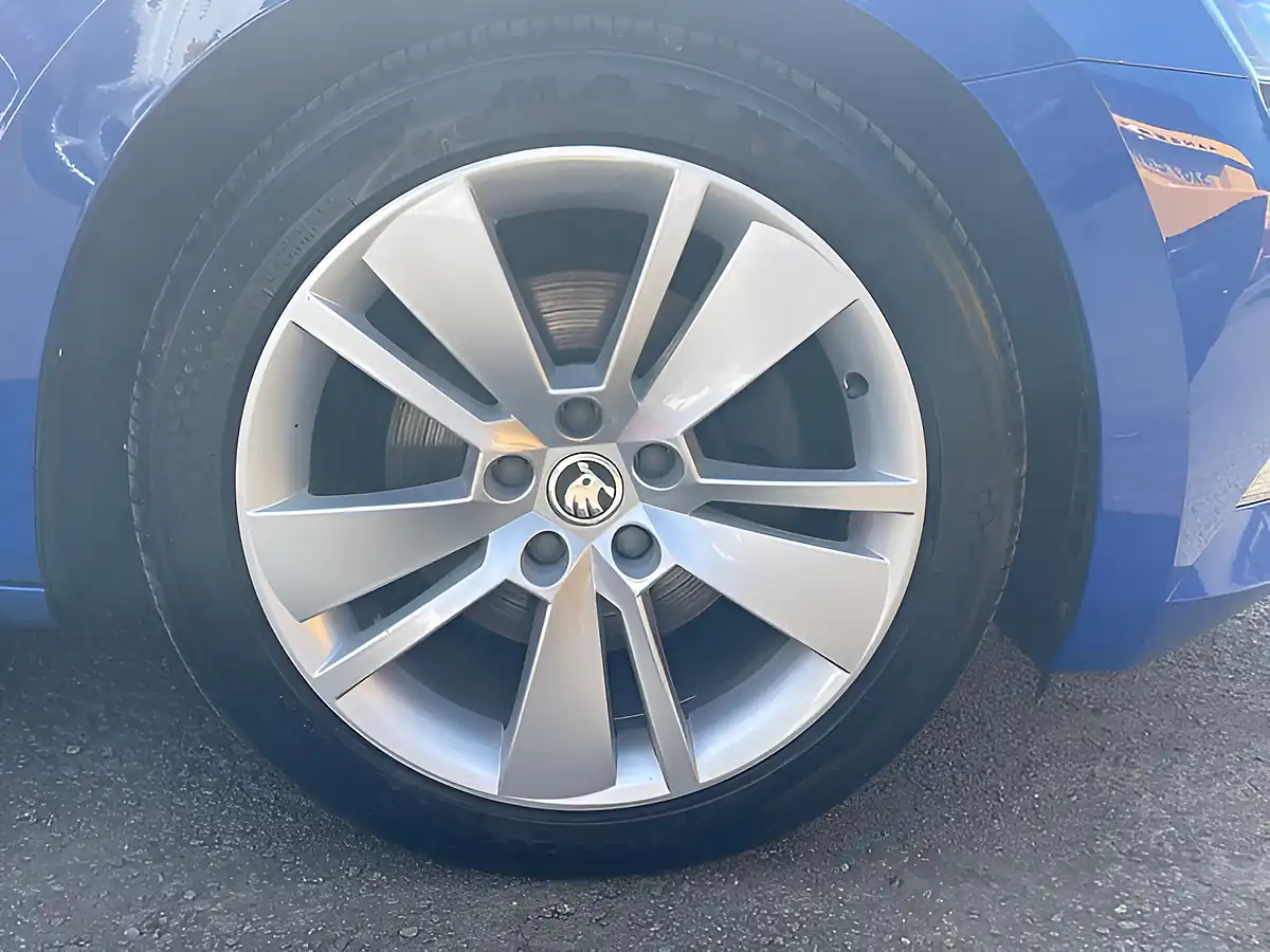 Used 2018 Skoda Superb Se L Executive Blue - Interior and Exterior details 17