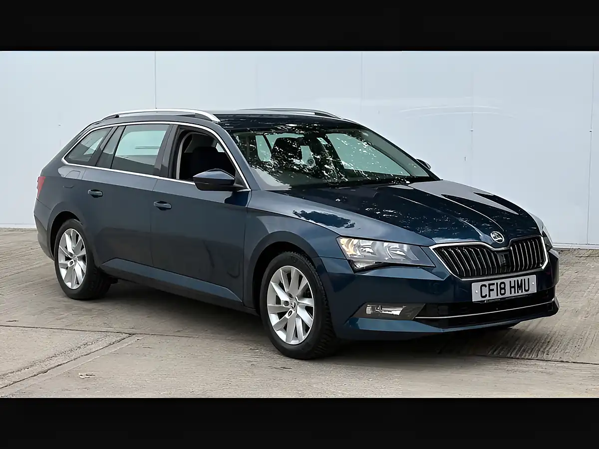 Used 2018 Skoda Superb Se Petrol Blue - Front View