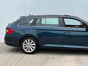 Used 2018 Skoda Superb Se Petrol Blue - Interior and Exterior details 10