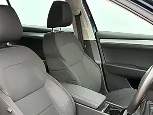 Used 2018 Skoda Superb Se Petrol Blue - Interior and Exterior details 14