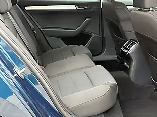 Used 2018 Skoda Superb Se Petrol Blue - Interior and Exterior details 16