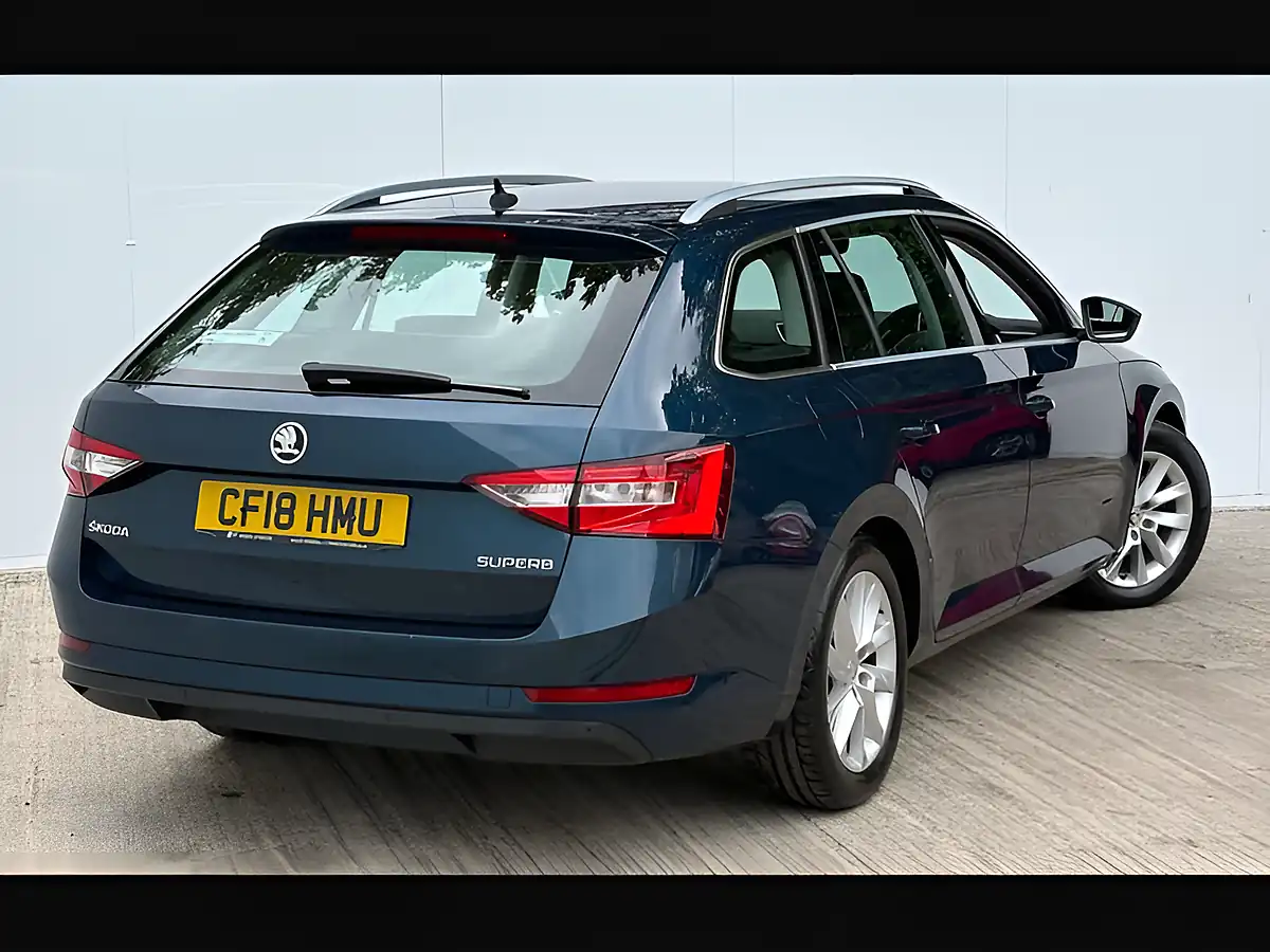 Used 2018 Skoda Superb Se Petrol Blue - Interior and Exterior details 3