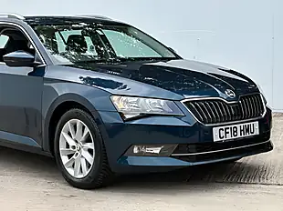 Used 2018 Skoda Superb Se Petrol Blue - Interior and Exterior details 4