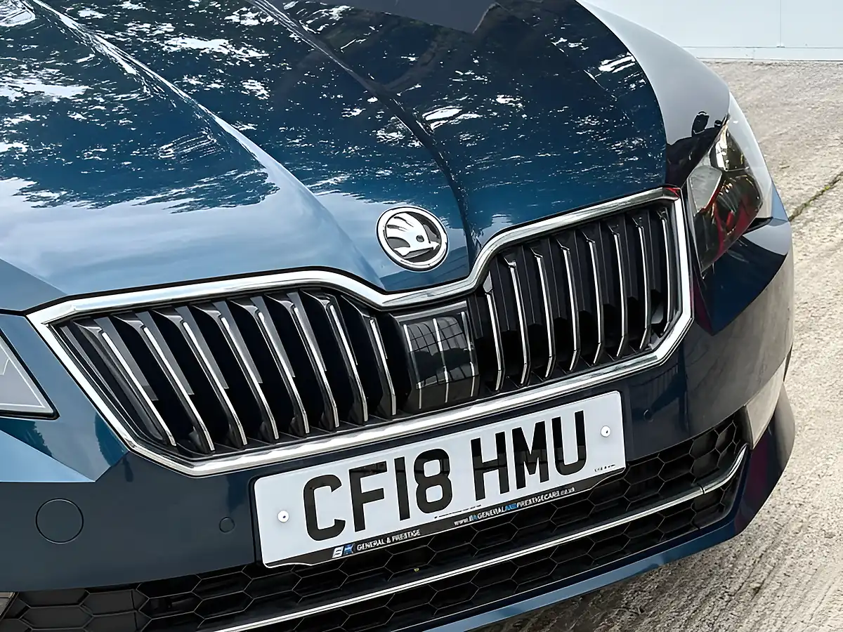 Used 2018 Skoda Superb Se Petrol Blue - Interior and Exterior details 5