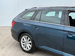 Used 2018 Skoda Superb Se Petrol Blue - Interior and Exterior details 8