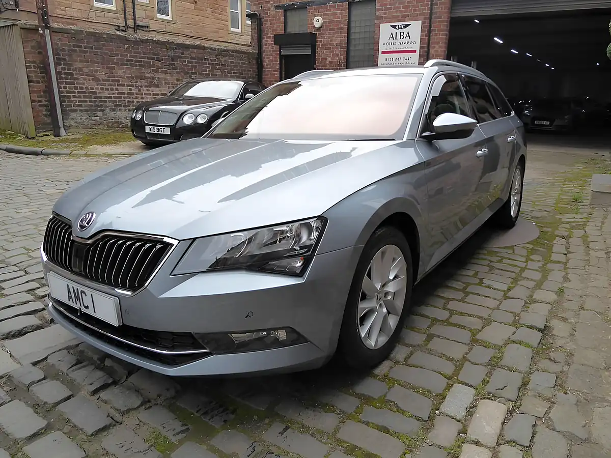 Used 2018 Skoda Superb Se Technology Grey - Interior and Exterior details 3