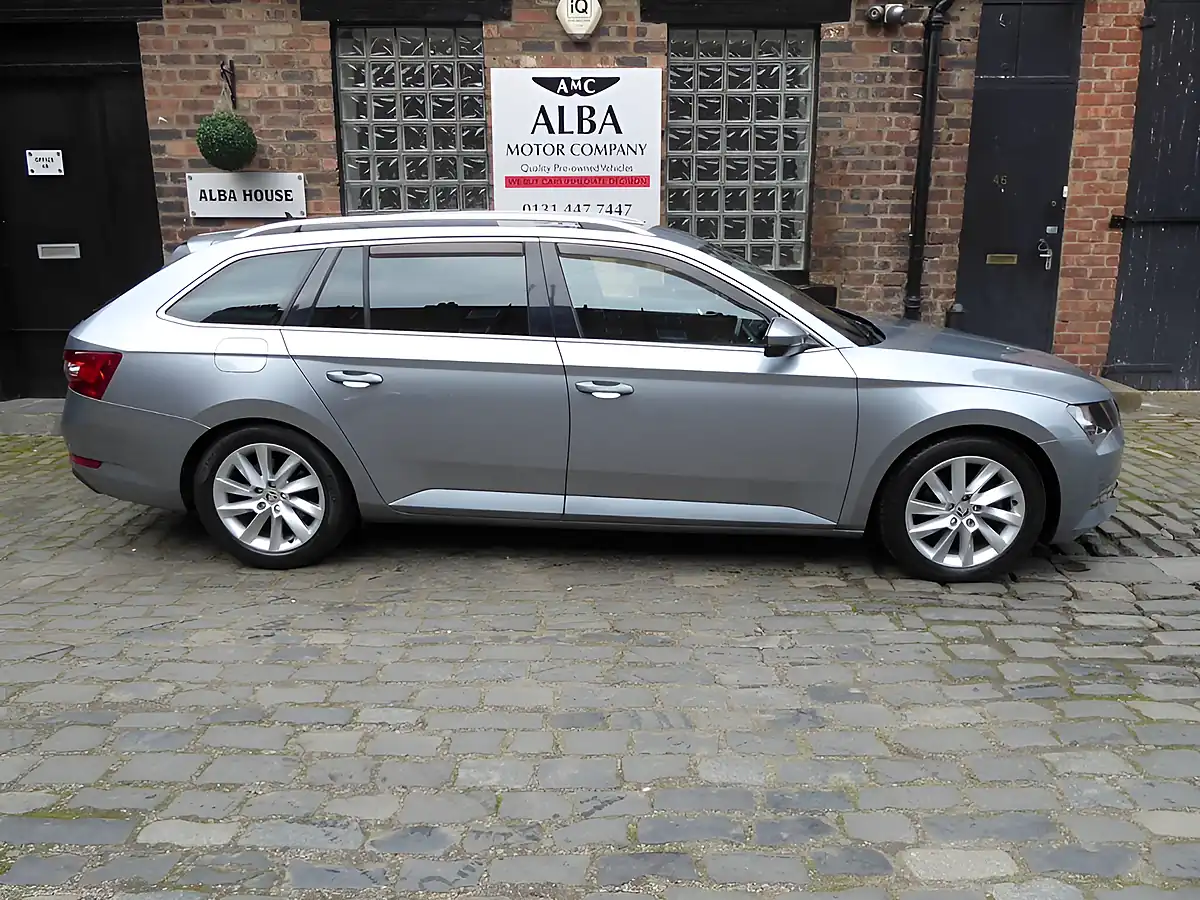 Used 2018 Skoda Superb Se Technology Grey - Interior and Exterior details 7