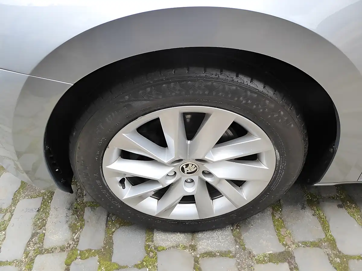 Used 2018 Skoda Superb Se Technology Grey - Interior and Exterior details 8