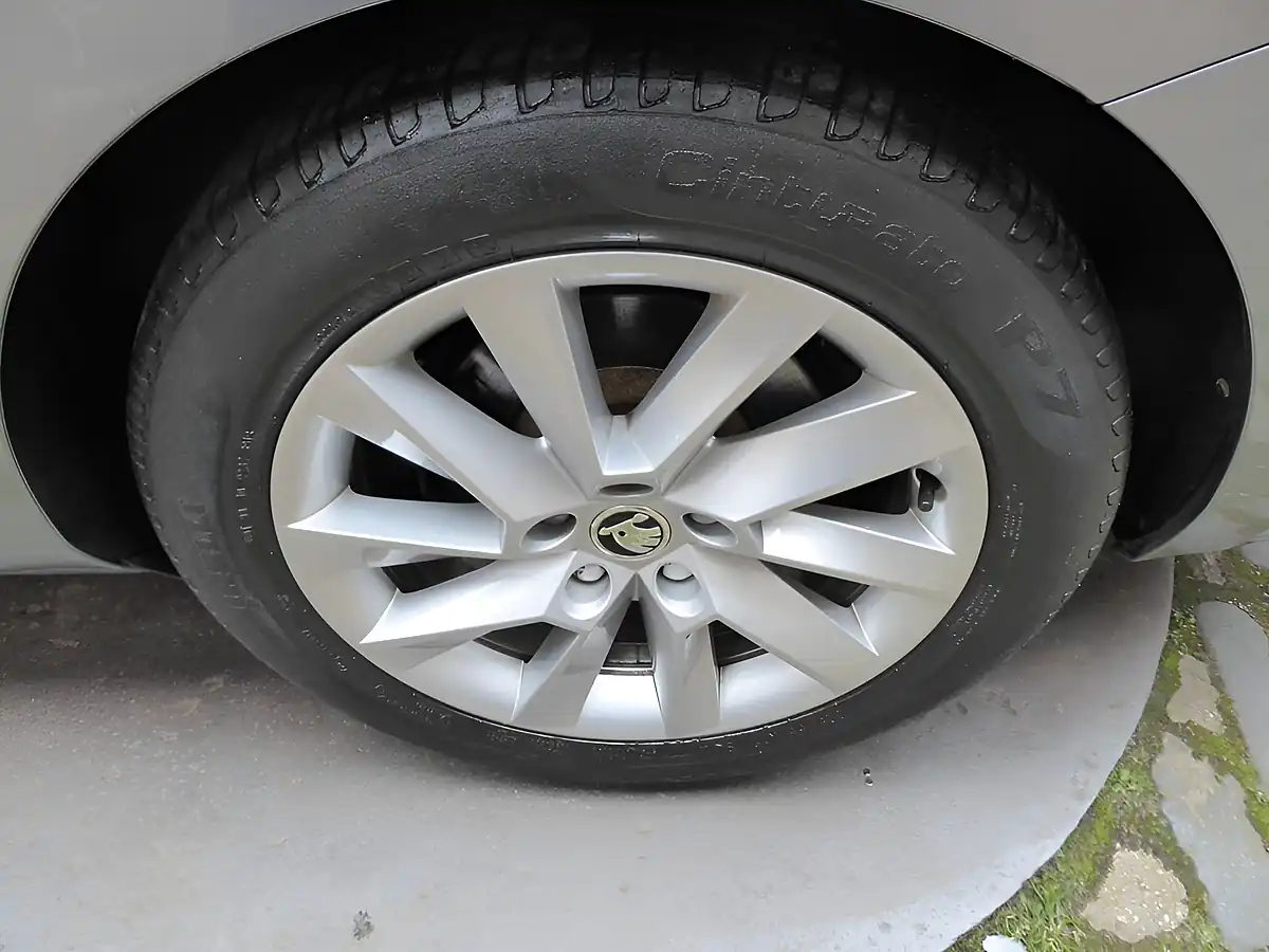 Used 2018 Skoda Superb Se Technology Grey - Interior and Exterior details 9