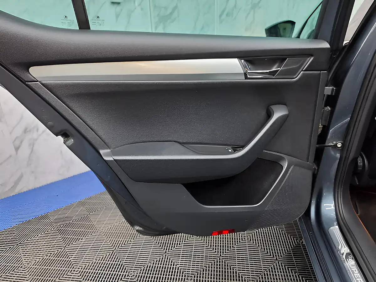 Used 2018 Skoda Superb Se Technology Grey - Interior and Exterior details 18