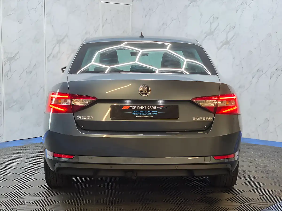 Used 2018 Skoda Superb Se Technology Grey - Interior and Exterior details 7