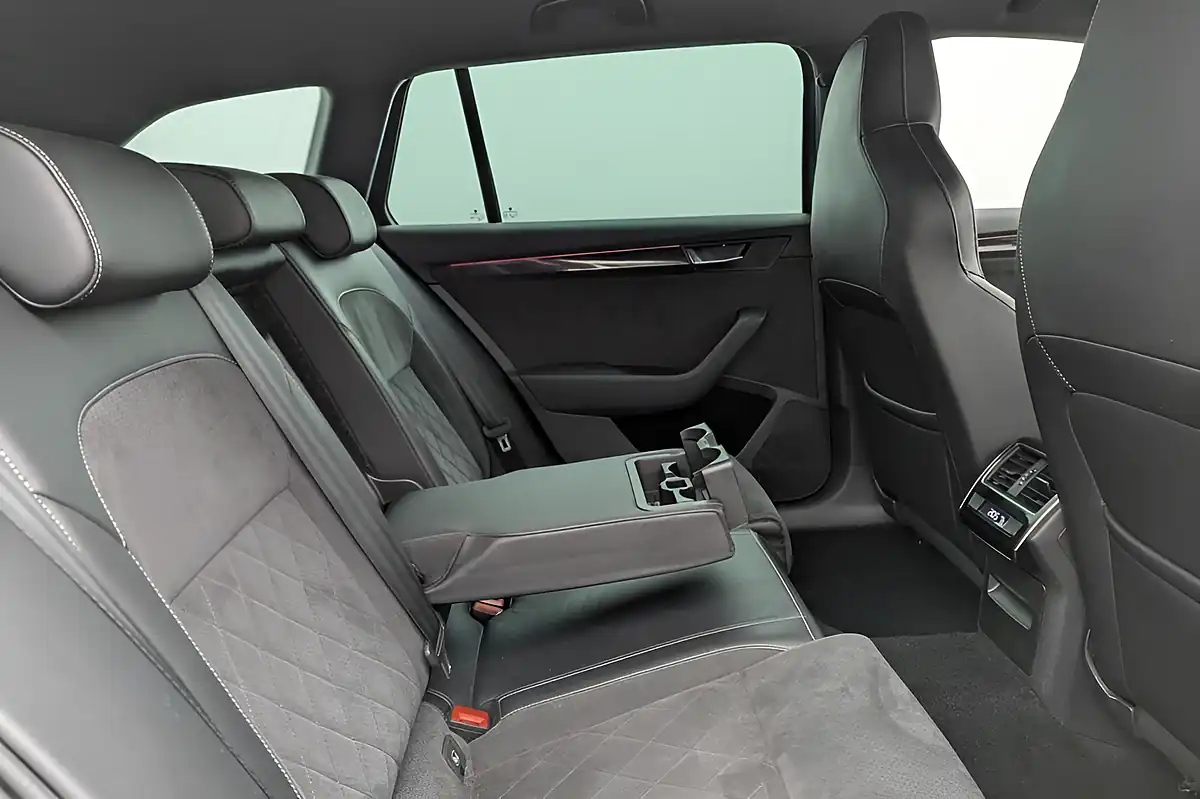 Used 2018 Skoda Superb Sportline Grey - Interior and Exterior details 13