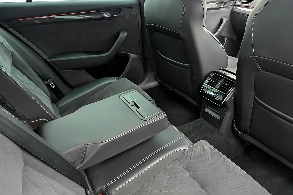 Used 2018 Skoda Superb Sportline Grey - Interior and Exterior details 14