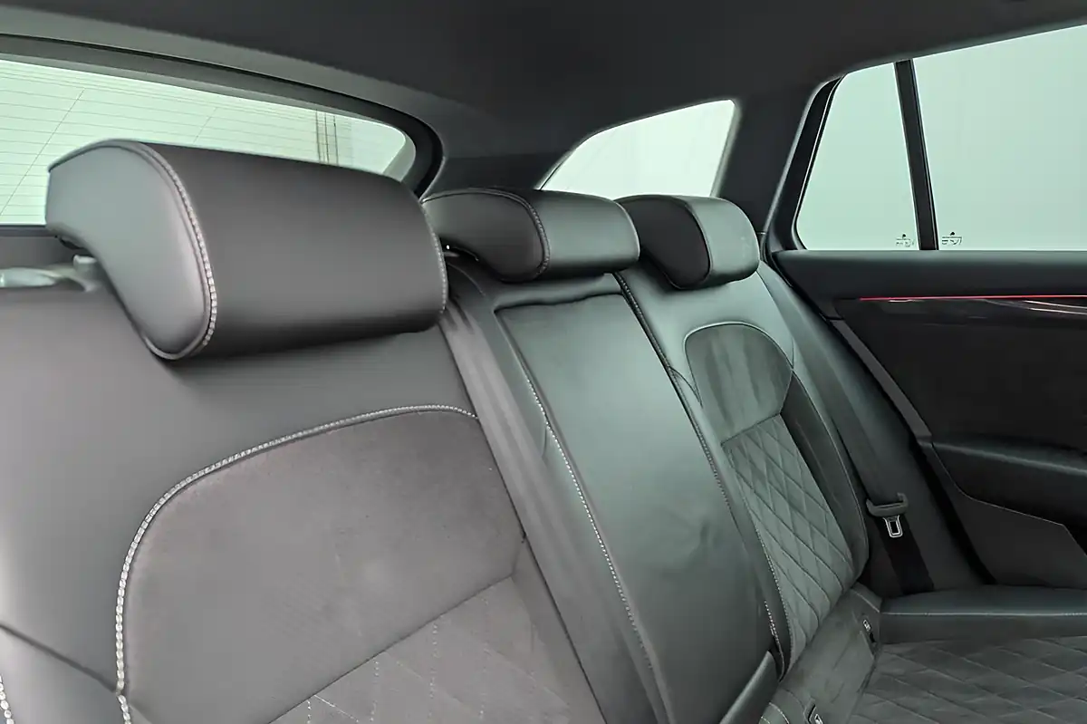 Used 2018 Skoda Superb Sportline Grey - Interior and Exterior details 16