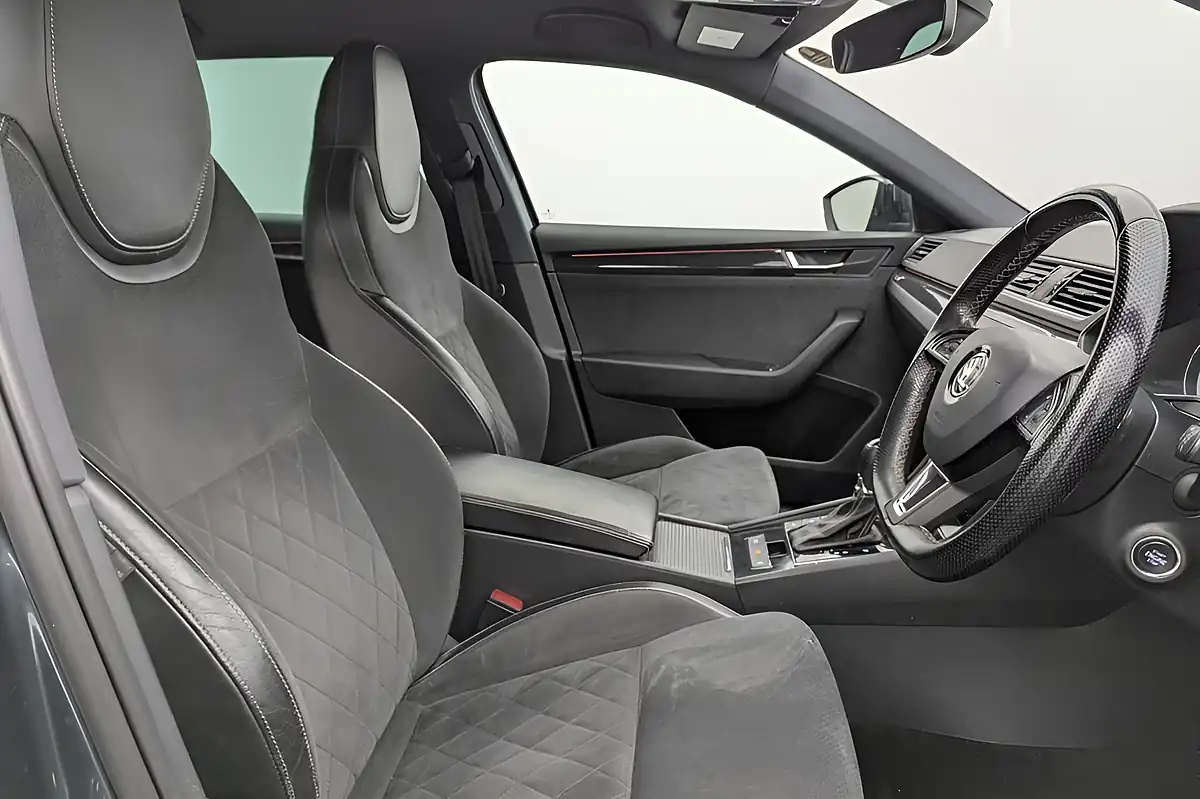 Used 2018 Skoda Superb Sportline Grey - Interior and Exterior details 2