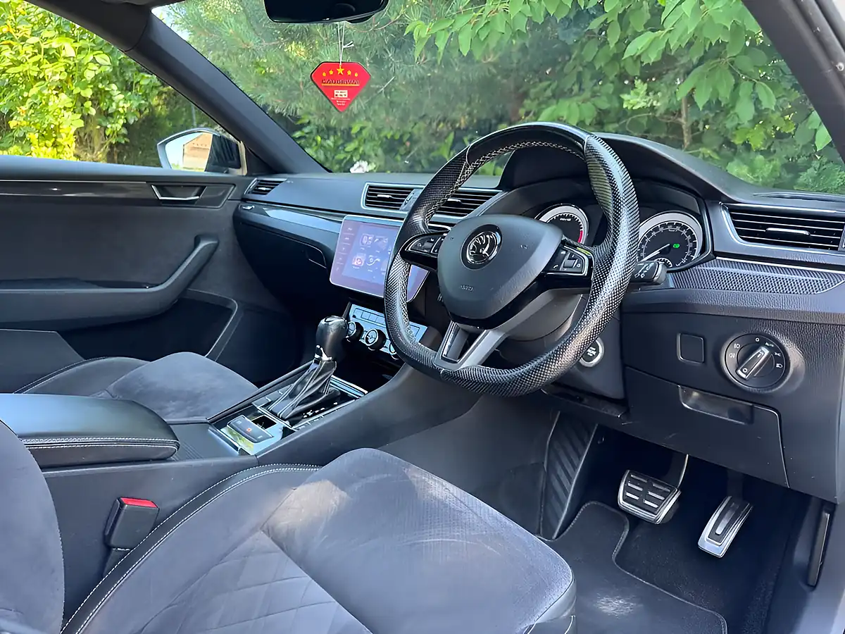 Used 2018 Skoda Superb Sportline White - Interior and Exterior details 11