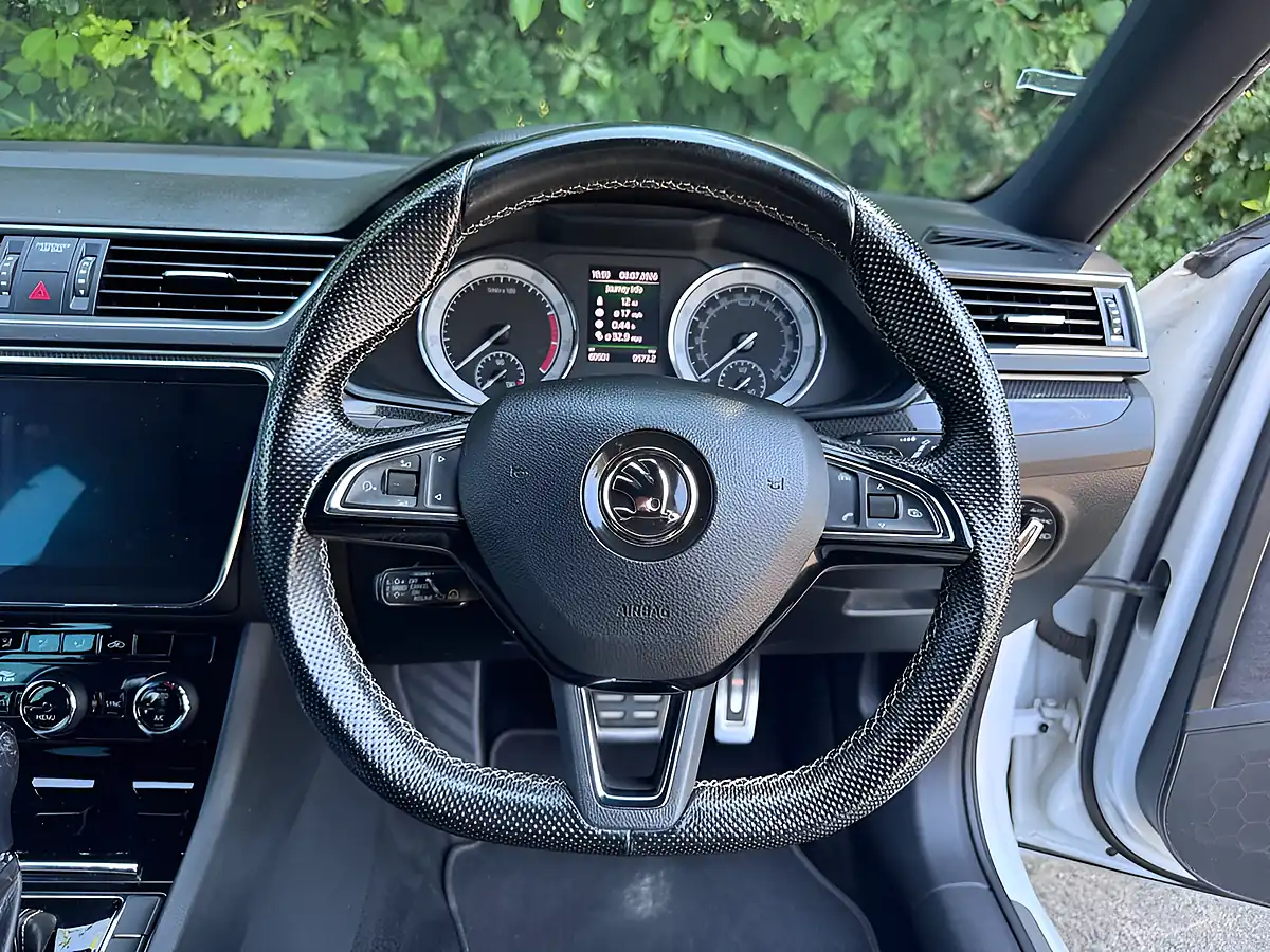Used 2018 Skoda Superb Sportline White - Interior and Exterior details 14