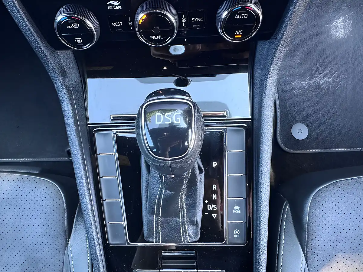 Used 2018 Skoda Superb Sportline White - Interior and Exterior details 15