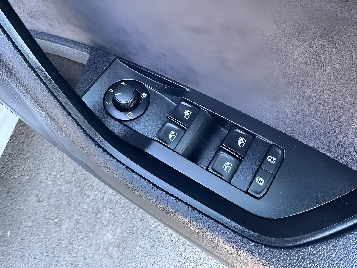 Used 2018 Skoda Superb Sportline White - Interior and Exterior details 17