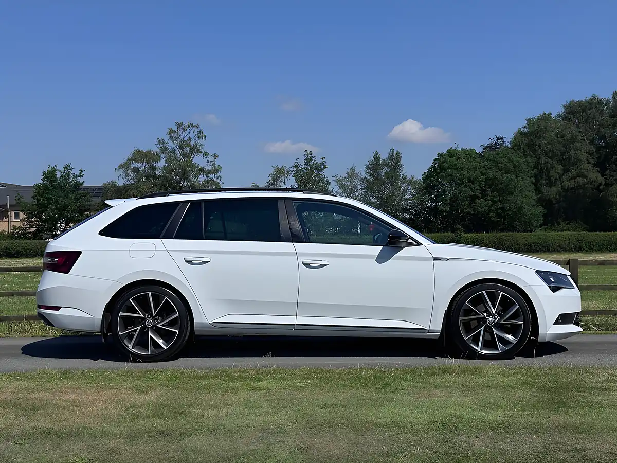 Used 2018 Skoda Superb Sportline White - Interior and Exterior details 3