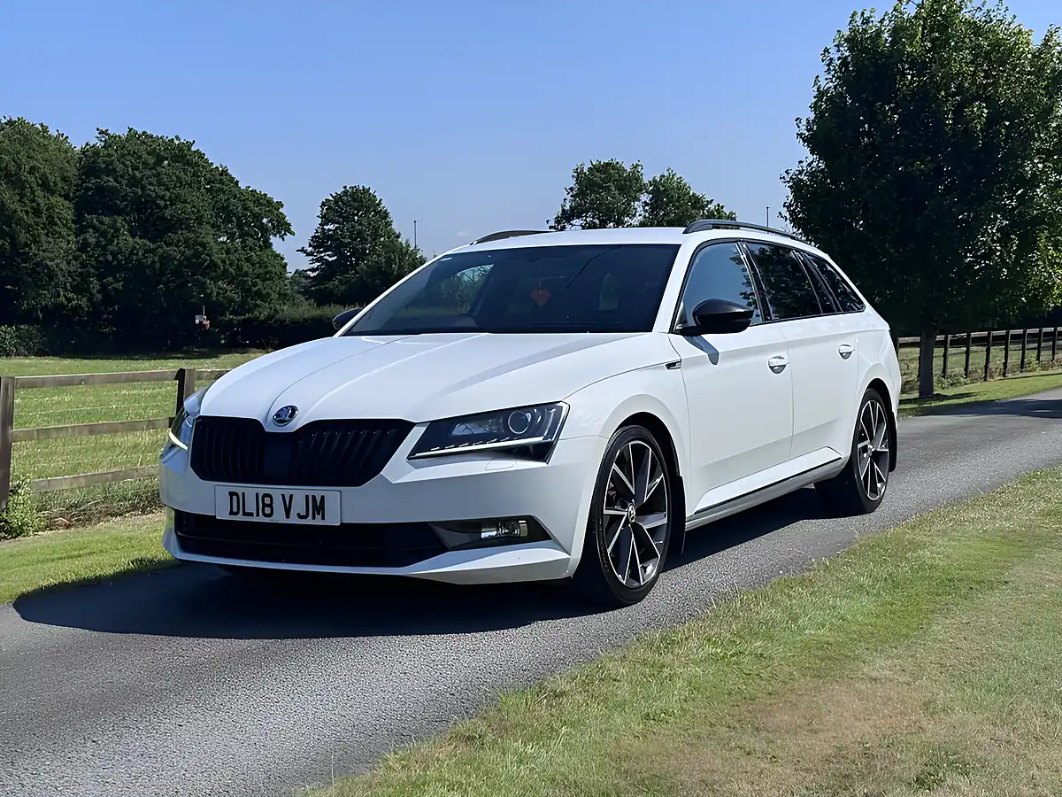 Used 2018 Skoda Superb Sportline White - Interior and Exterior details 7