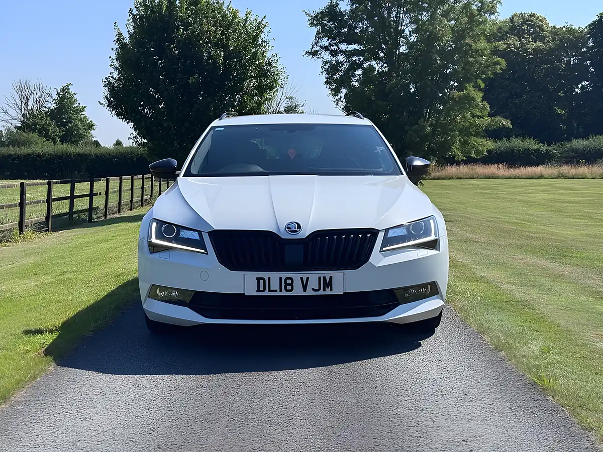 Used 2018 Skoda Superb Sportline White - Interior and Exterior details 8