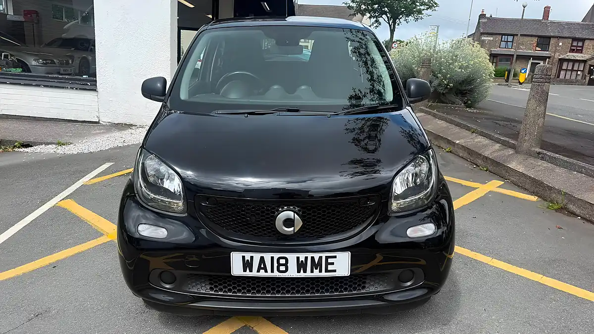 Used 2018 Smart Forfour Passion Black - Interior and Exterior details 6