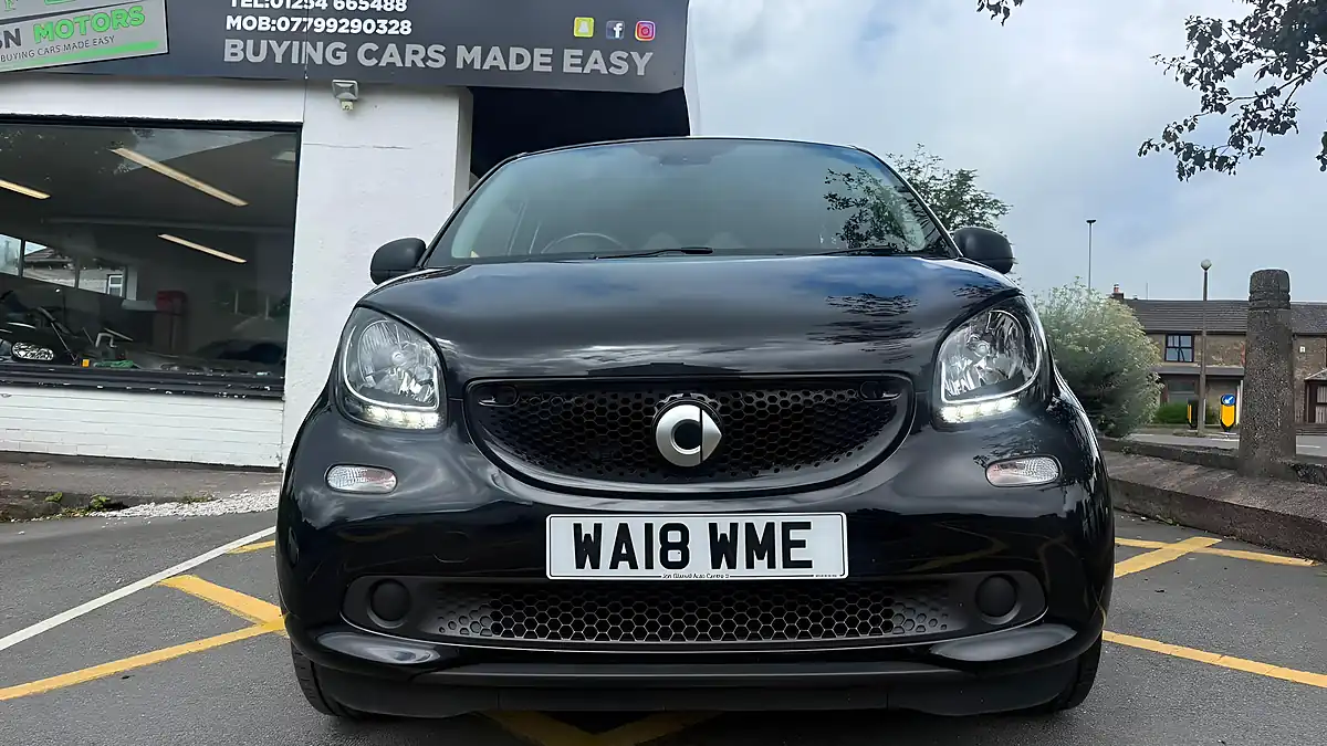 Used 2018 Smart Forfour Passion Black - Interior and Exterior details 9