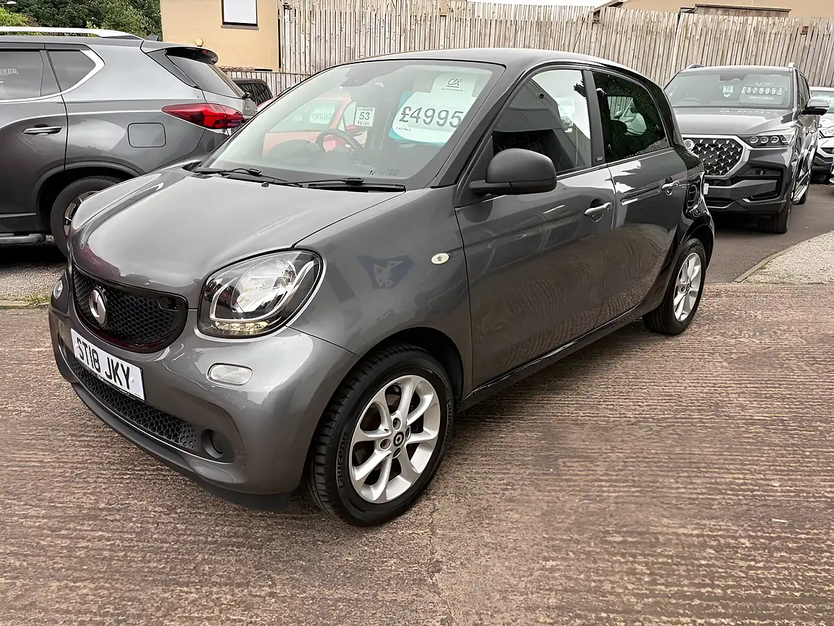 Used 2018 Smart Forfour Passion Black - Interior and Exterior details 4