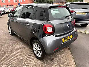 Used 2018 Smart Forfour Passion Black - Interior and Exterior details 6