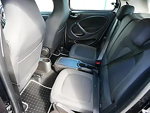 Used 2018 Smart Forfour Passion White / Black - Interior and Exterior details 12